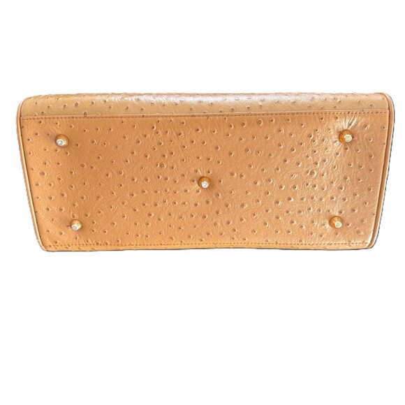 Stylish, tan leather handbag, big, roomy, travel/city bag, NEW. - Picture 6 of 9